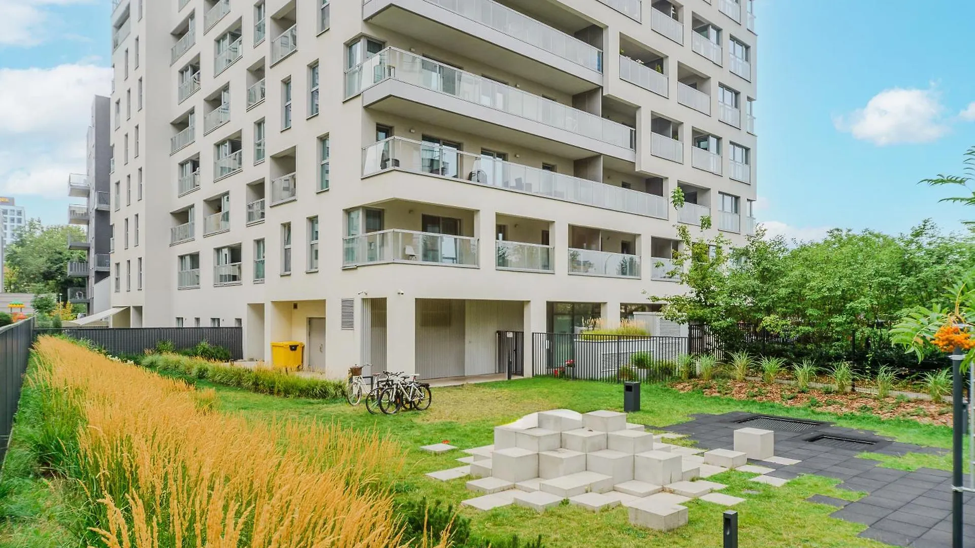 Premium Apartments In The Center Of Warsaw With Free Parking & Balcony