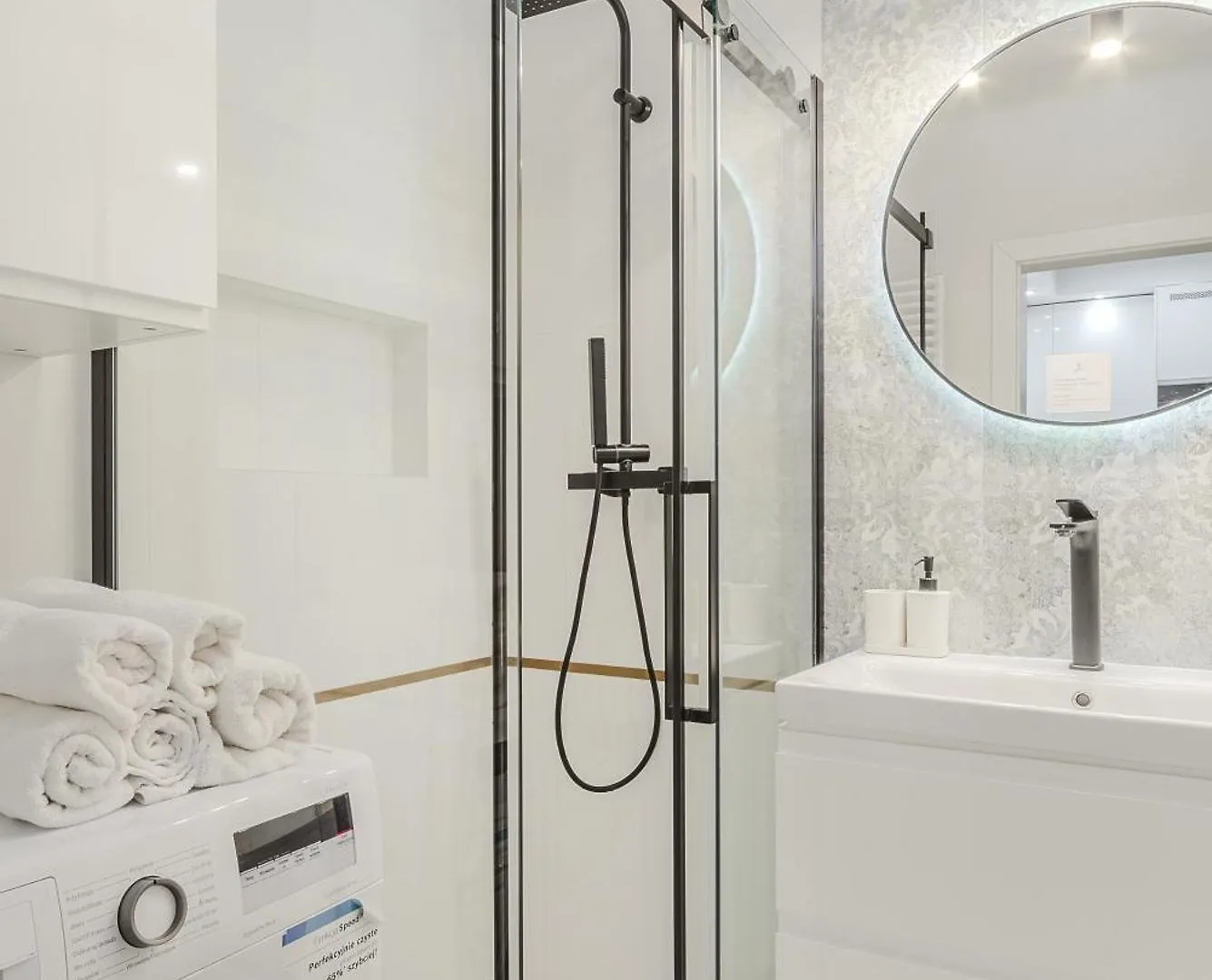 Premium Apartments In The Center Of Warsaw With Free Parking & Balcony