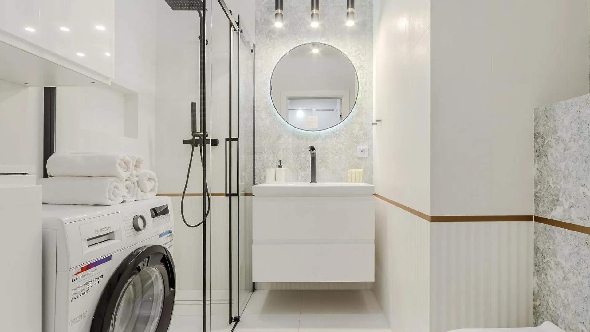 Premium Apartments In The Center Of Warsaw With Free Parking & Balcony Poland