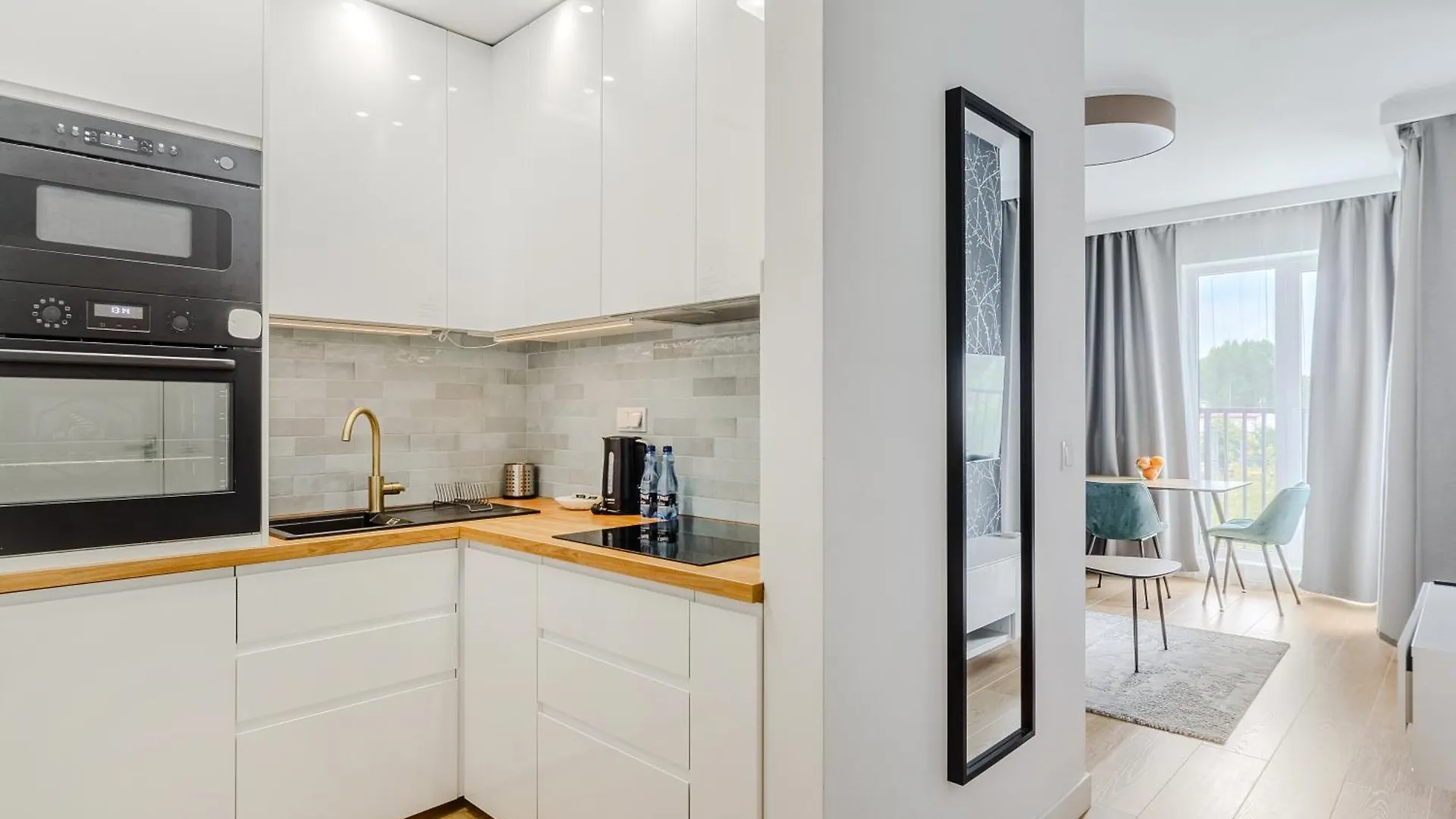 Premium Apartments In The Center Of Warsaw With Free Parking & Balcony 0*,