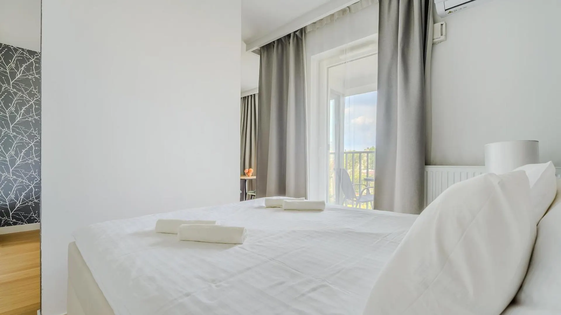 Premium Apartments In The Center Of Warsaw With Free Parking & Balcony Poland
