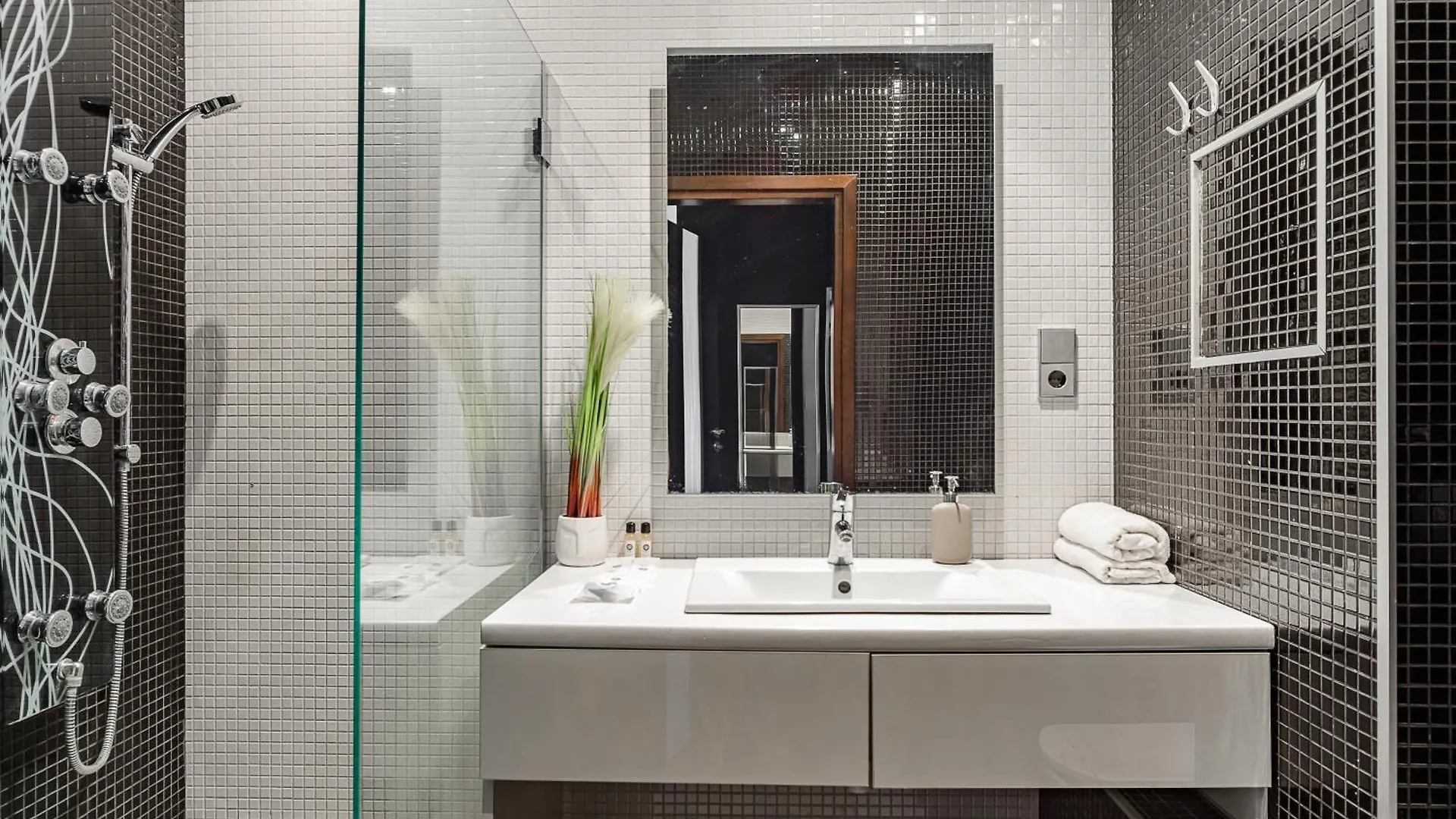 Premium Apartments In The Center Of Warsaw With Free Parking & Balcony 0*,