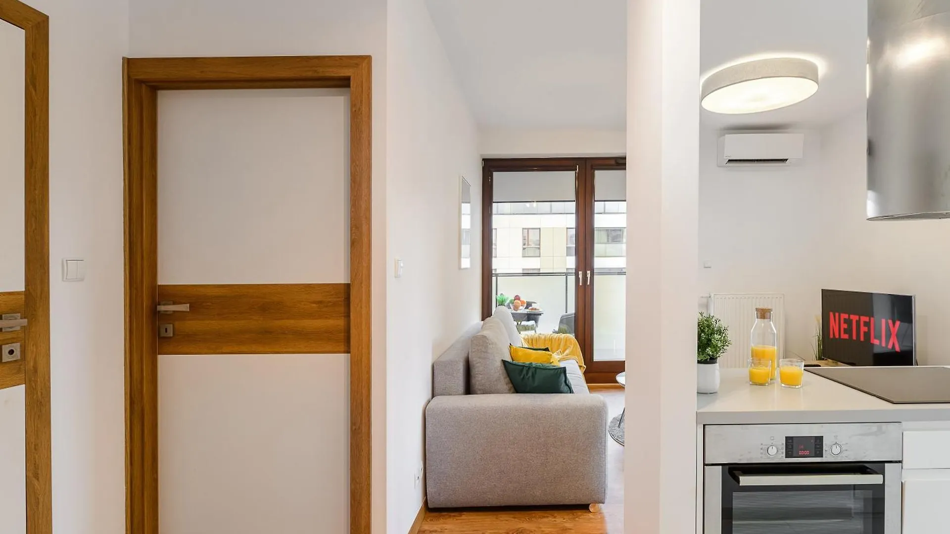 Premium Apartments In The Center Of Warsaw With Free Parking & Balcony 0*,