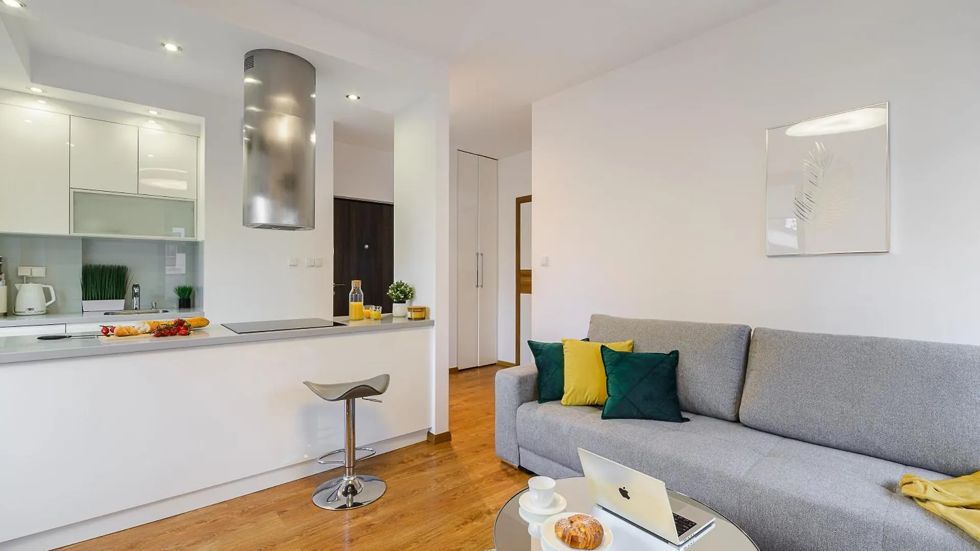 Premium Apartments In The Center Of Warsaw With Free Parking & Balcony