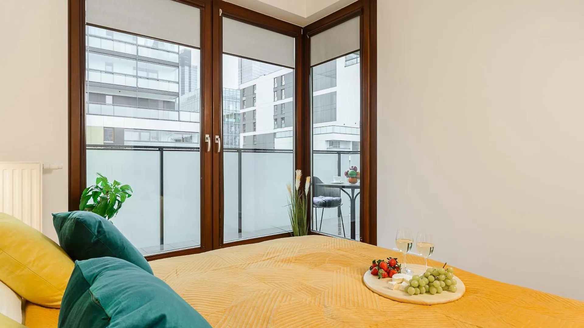 Premium Apartments In The Center Of Warsaw With Free Parking & Balcony